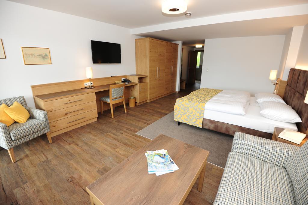 Seegasthof Hois'N Wirt - Hotel Mit Wellnessbereich Gmunden Ruang foto