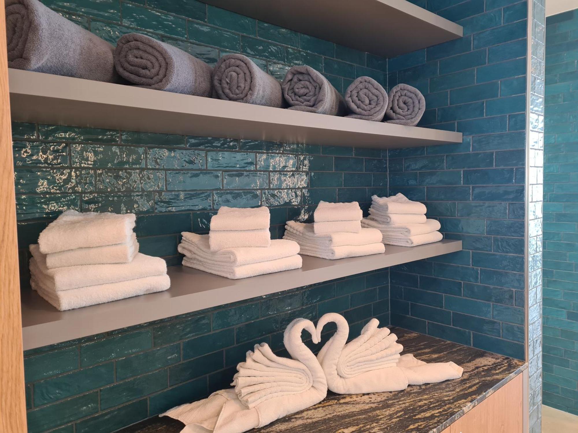 Seegasthof Hois'N Wirt - Hotel Mit Wellnessbereich Gmunden Bagian luar foto