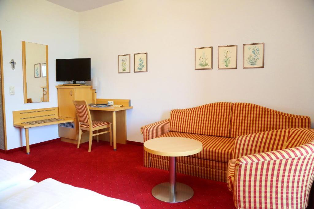 Seegasthof Hois'N Wirt - Hotel Mit Wellnessbereich Gmunden Bagian luar foto