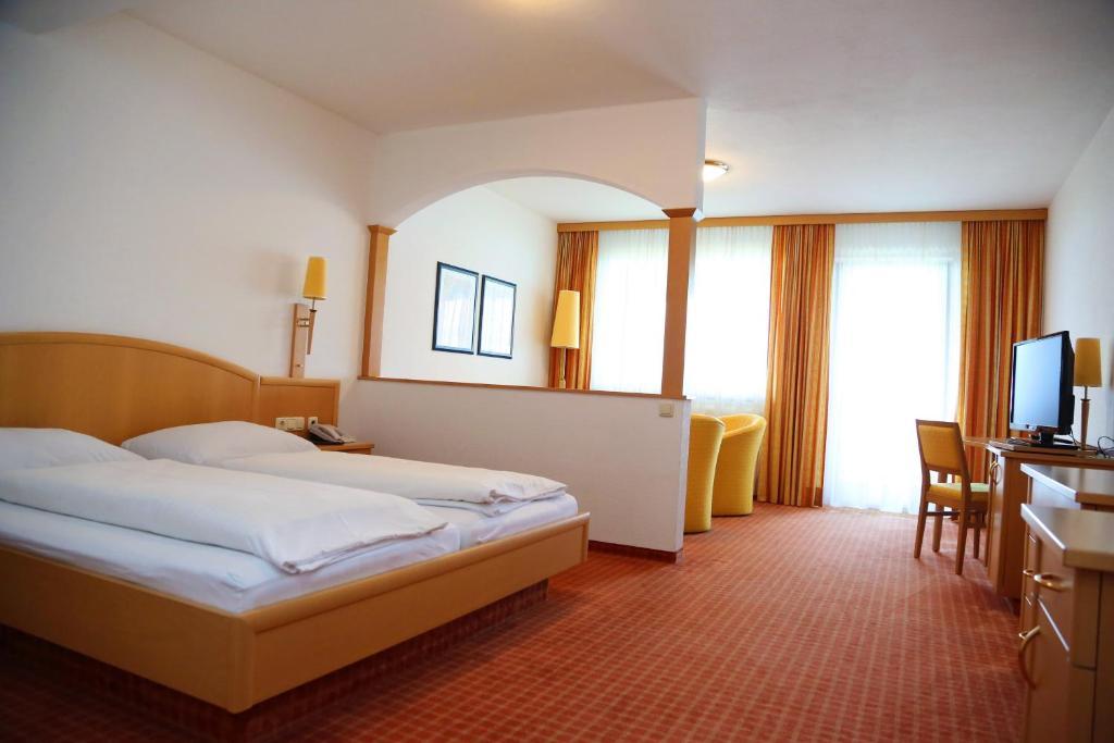 Seegasthof Hois'N Wirt - Hotel Mit Wellnessbereich Gmunden Bagian luar foto